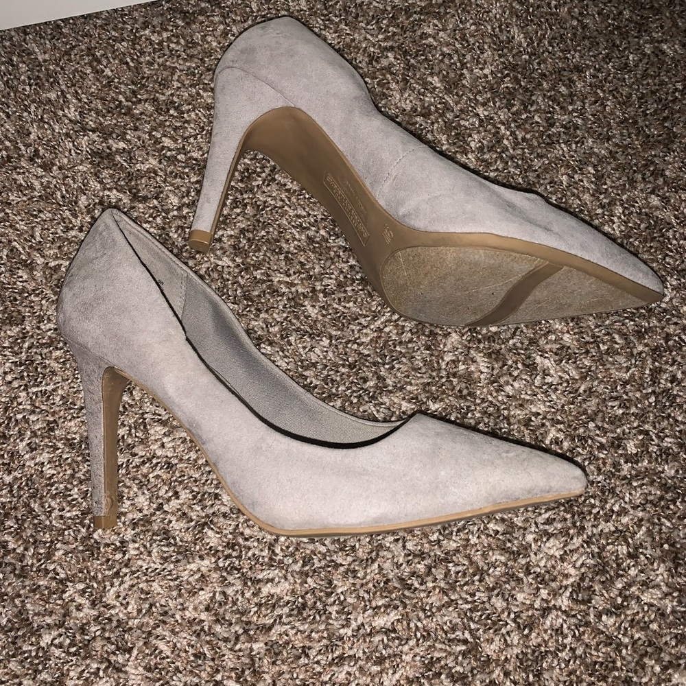 Suede pumps